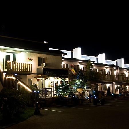 Motel Le Jolibourg Saint-Sauveur Exterior photo